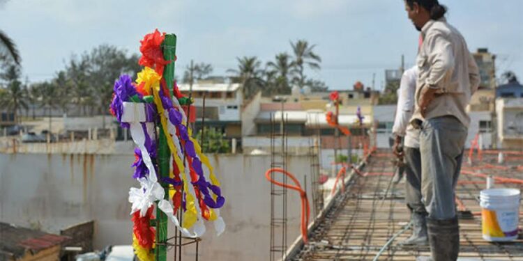 Día de la Santa Cruz: ¿Cuál es su origen y por qué se le relaciona con los albañiles?
