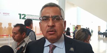 Renuncia Ruíz Contreras a la Fiscalía