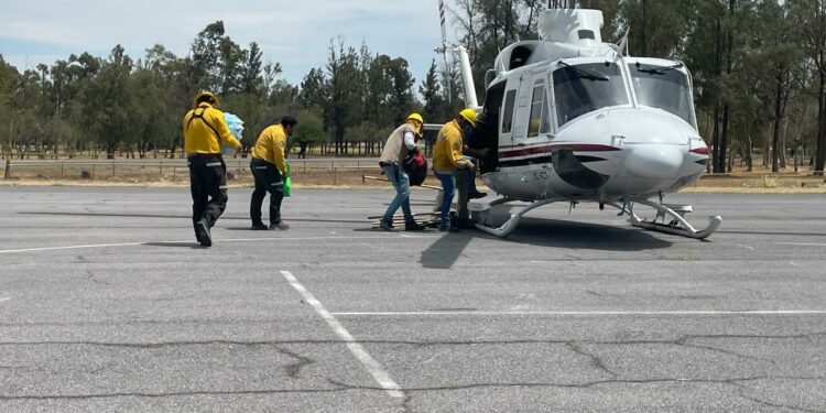 Evacuaron ya a cinco personas por el incendio de Santa María del Río
