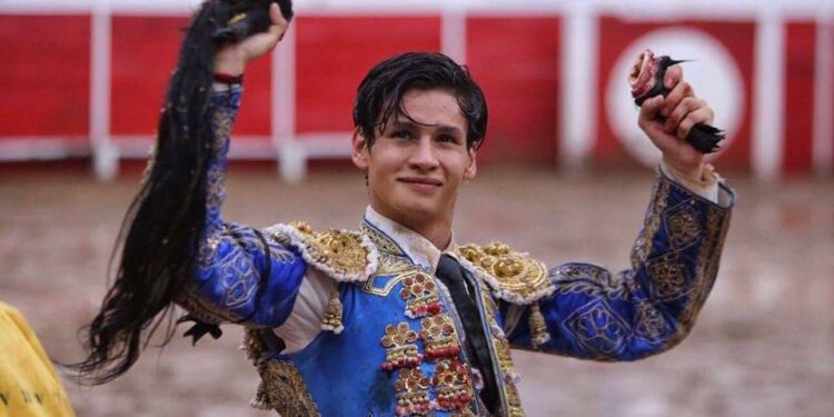 Ricardo de Santiago en la Corrida Internacional de luces