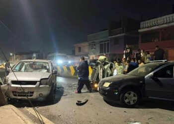 VIDEO: Taxista provoca aparatoso choque en Prados