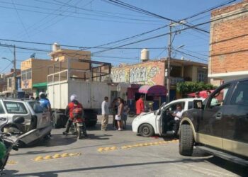 Choque múltiple en Pánfilo Natera y San Manuel causó grandes daños materiales