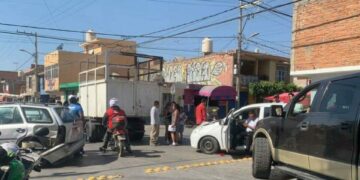 Choque múltiple en Pánfilo Natera y San Manuel causó grandes daños materiales