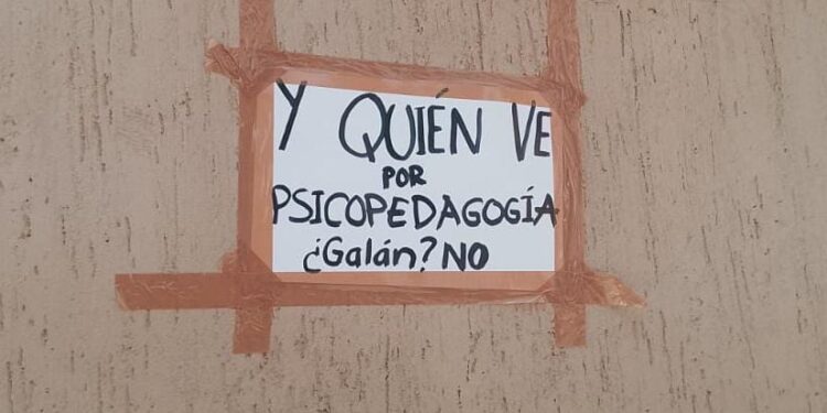 Denuncian que están obligando a maestros y trabajadores de la Facultad de Psicología apoyar a candidato a director
