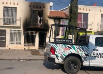 VIDEO: Muere mujer y menor por incendio en vivienda de Villa de Pozos