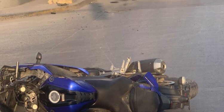 Derrapa motociclista y muere en avenida San Pedro