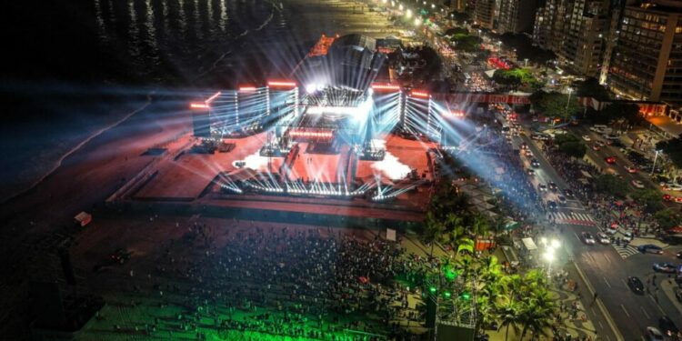 Madonna convirtió la playa de Copacabana en una gigantesca pista de baile