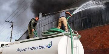 Incendio en bodega en el Periférico Norte