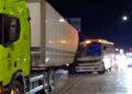 10 lesionados por choque de transporte de personal en la Carretera 57