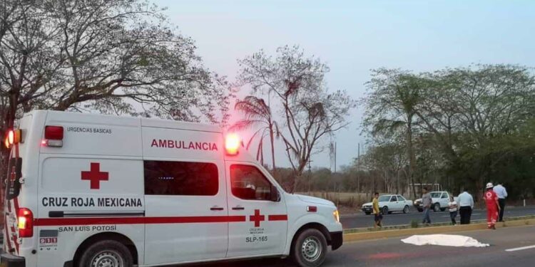 Muere joven atropellado en carretera libre Cd. Valles-Rioverde