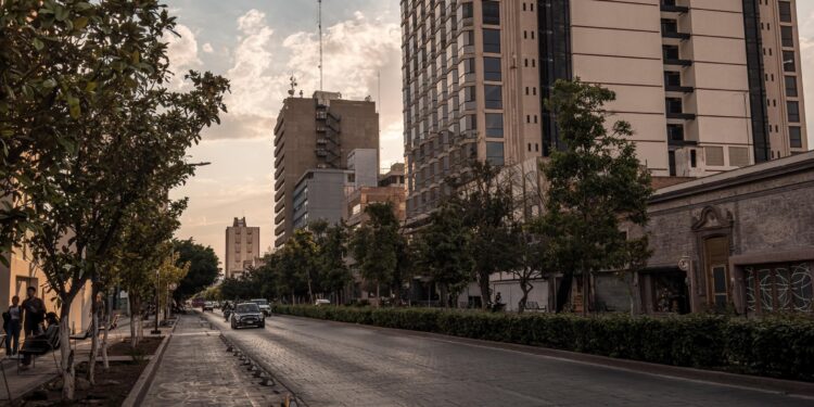 Jueves nublado con lluvias durante la tarde