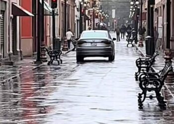 Por error, turista circula por calle peatonal del Centro Histórico