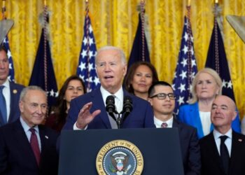 Biden beneficia a 320 mil mexicanos con Plan Migratorio