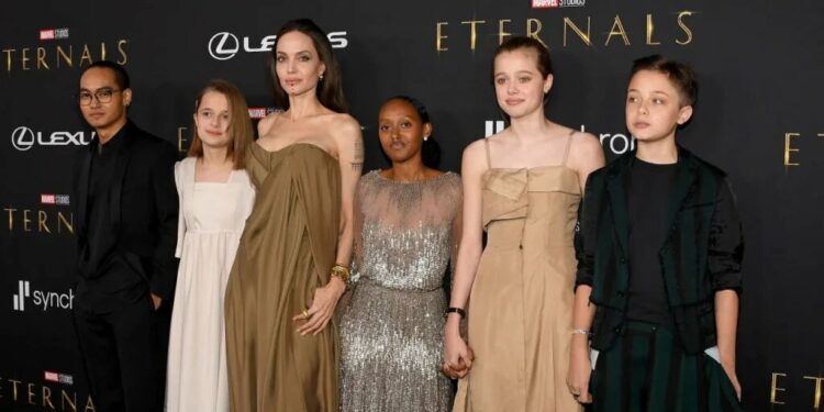Hija de Angelina Jolie y Brad Pitt solicita eliminar el apellido de su padre