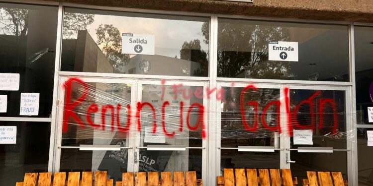 Estudiantes de psicología amenazan con tomar más entidades ante falta de atención