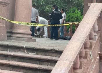 Hombre en situación de calle fallece en el kiosco de Plaza de de Armas
