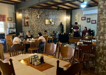El calor afecta a los locales nocturnos: Menos clientes y mayores costos de energía, advierte líder empresarial
