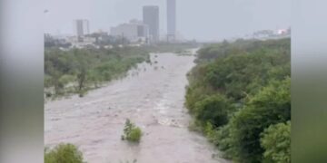 VIDEO: Se desborda el Río Santa Catarina tras fuertes lluvias por la tormenta tropical Alberto