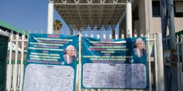 VIDEO: Padres de familia exigen reinstalación de Gaudencio Medellín