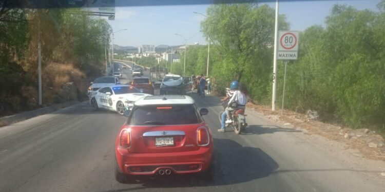 Fuerte accidente entre vehículos se registró a la altura del camino a La Presa