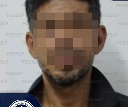 A proceso hombre que arrojó aceite y productos químicos a su pareja