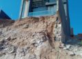 Colapsan construcciones al pie de la Sierra de San Miguelito