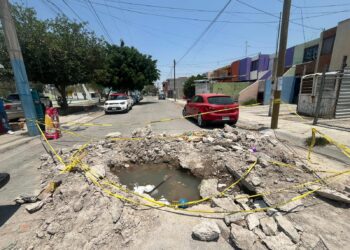 VIDEO: Denuncian omisión del Interapas en drenaje colapsado en El Llano