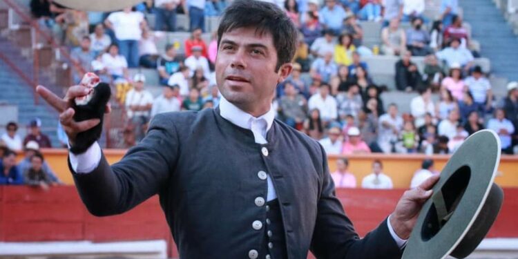 Fermín Rivera triunfó en festival a beneficio en Tlaxcala