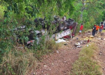Seis cuerpos, los rescatados tras accidente en vías férreas en Tamasopo