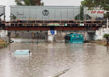 El caos se apodera de la capital por lluvias y obras a medias