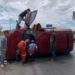 VIDEO: Una mujer lesionada en choque con volcadura sobre la ’57