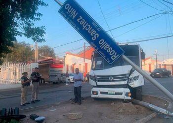 Aparatoso accidente en la Ricardo B. Anaya dejó dos heridos