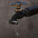VIDEO: “Llevan el agua hasta que les de su gana”