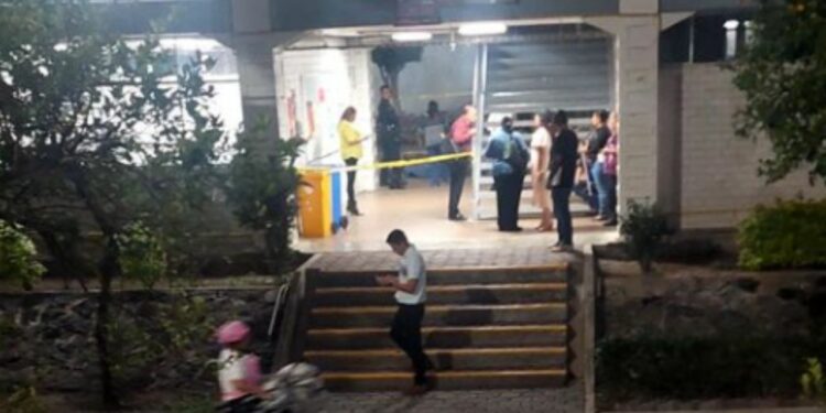 Muere alumna del Cecyt 15 del IPN al caer de un tercer piso