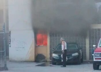 Incendio consume departamento en Col. Azaleas