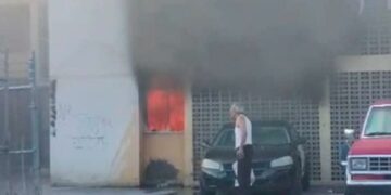 Incendio consume departamento en Col. Azaleas