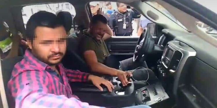 Detenido, policía ministerial que provocó choque en Himno Nacional
