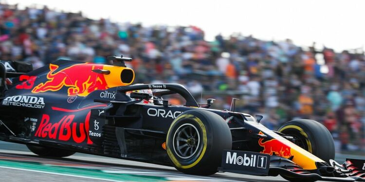 Verstappen consigue la pole del GP de Austria; Checo Pérez largará octavo