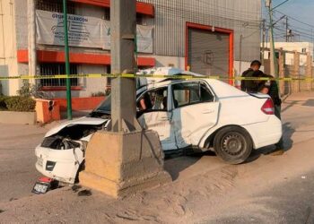 Muere conductor tras chocar con una base de concreto por la Carretera a Rioverde