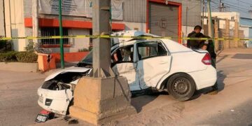 Muere conductor tras chocar con una base de concreto por la Carretera a Rioverde