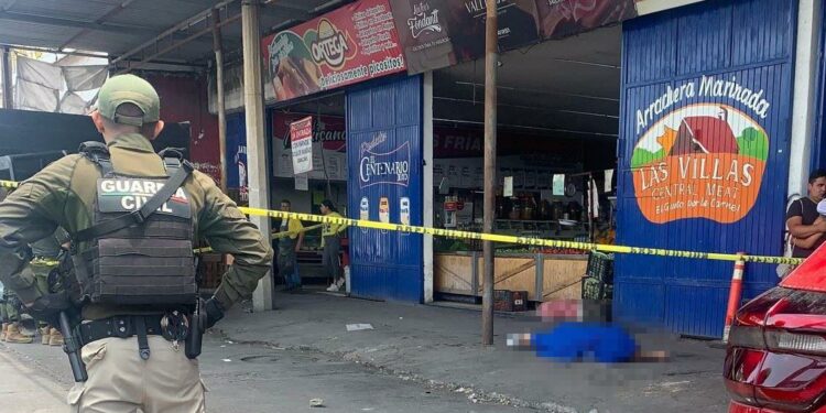 Muere repentinamente hombre en Abastos