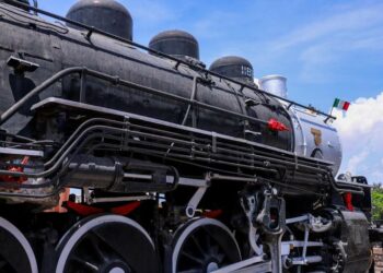 VIDEO: Llegó a SLP emblemática locomotora de vapor “Empress 2816”