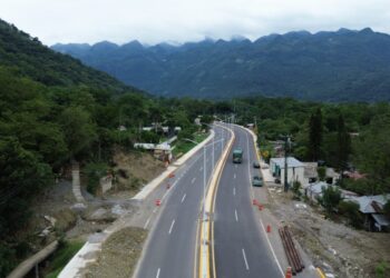Se reporta derrumbe en obras de la carretera Valles-Tamazunchale
