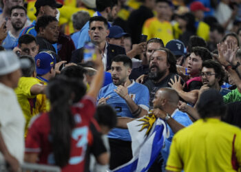 Batalla campal entre jugadores de Uruguay y aficionados colombianos en la Copa América