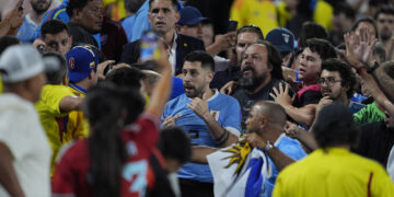 Batalla campal entre jugadores de Uruguay y aficionados colombianos en la Copa América