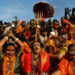 VIDEO: Mueren decenas de personas por estampida durante evento religioso en India