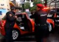 Rescatan a bebé que estaba a bordo de un auto robado en la CDMX