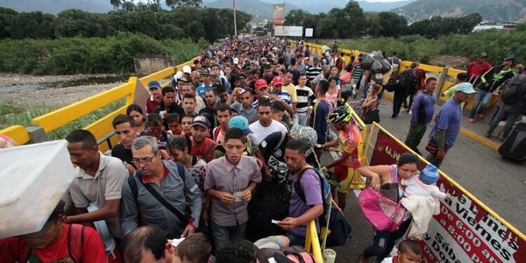 Para miles de venezolanos, la decisión de quedarse o huir de su patria depende de una sola fecha: el 28 de julio.