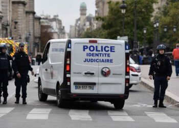 VIDEO: Policía herido en ataque con cuchillo, a unos días de los Juegos Olímpicos de París