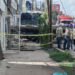 VIDEO: “Carreritas” entre tráiler y camión de personal terminó en fatal choque contra una vivienda en la 57